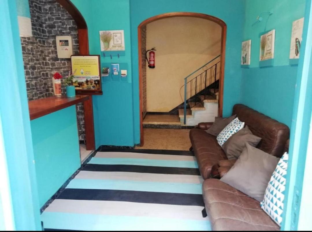 Residencia Sant Jordi Llanca Hostel Екстериор снимка